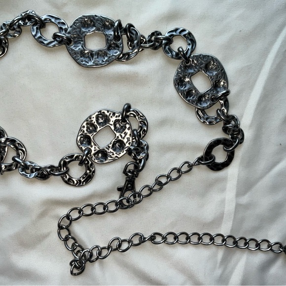 Metal Link Belt with Circles Cinch Belt Adjustable Double Sided - Picture 6 of 10